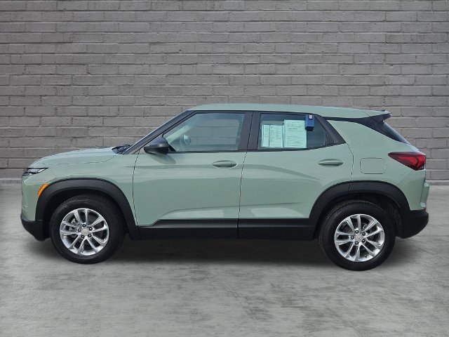 Used 2025 Chevrolet TrailBlazer LS FWD image 2