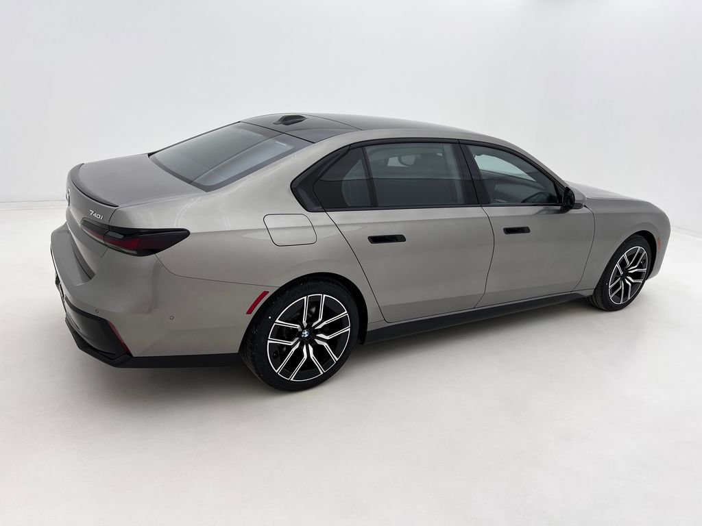 New 2026 BMW 740i xDrive image 4