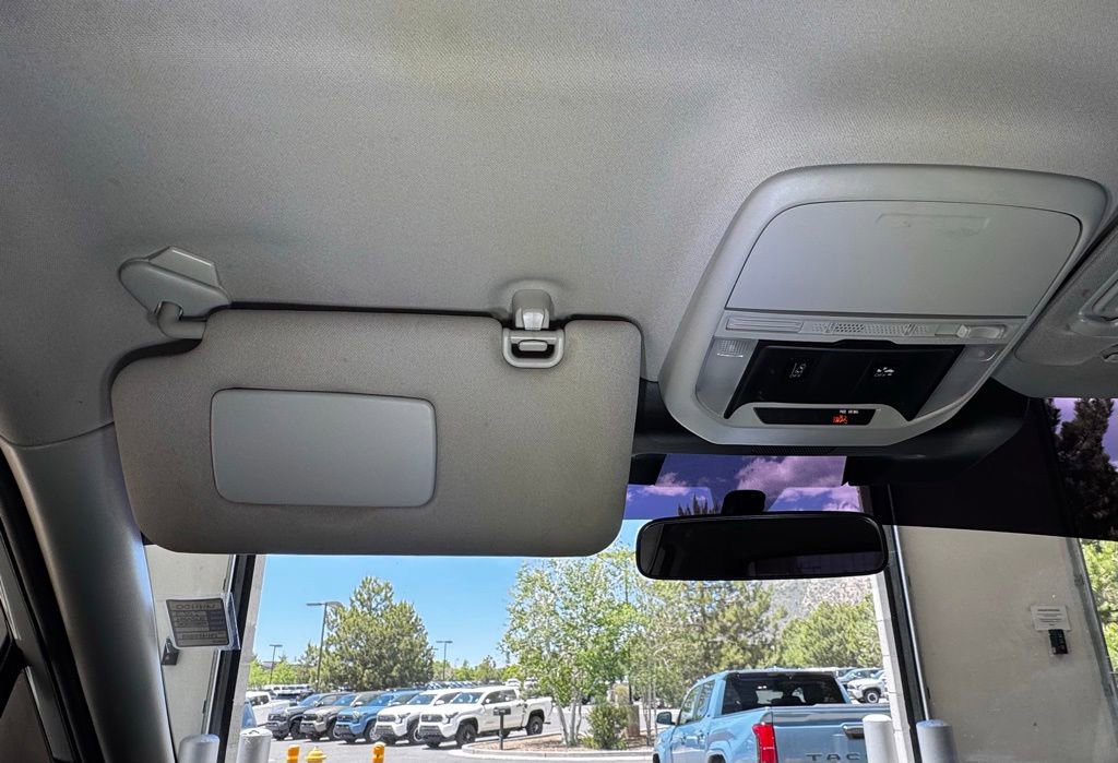 Used 2023 Subaru Forester AWD/4WD image 33