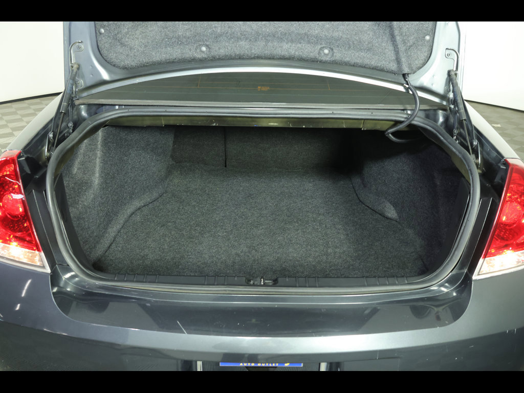 Used 2014 Chevrolet Impala LTZ FWD image 10