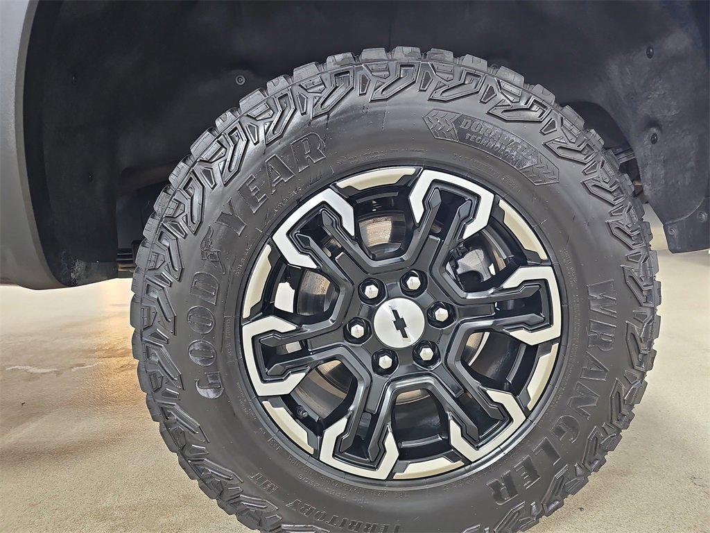 Certified 2023 Chevrolet Silverado 1500 ZR2 w/ Technology Package image 40