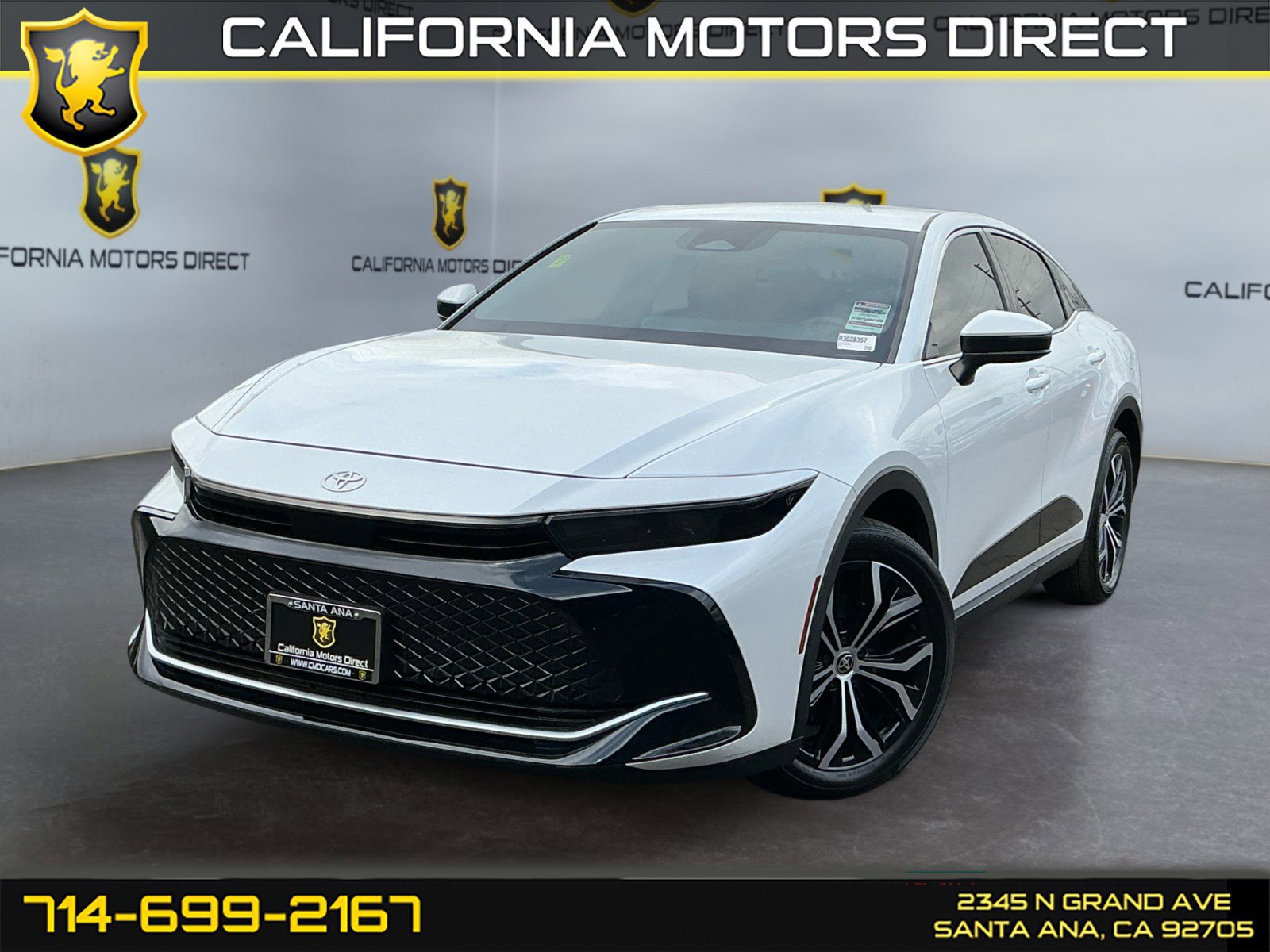 Used 2024 Toyota Crown XLE image 1