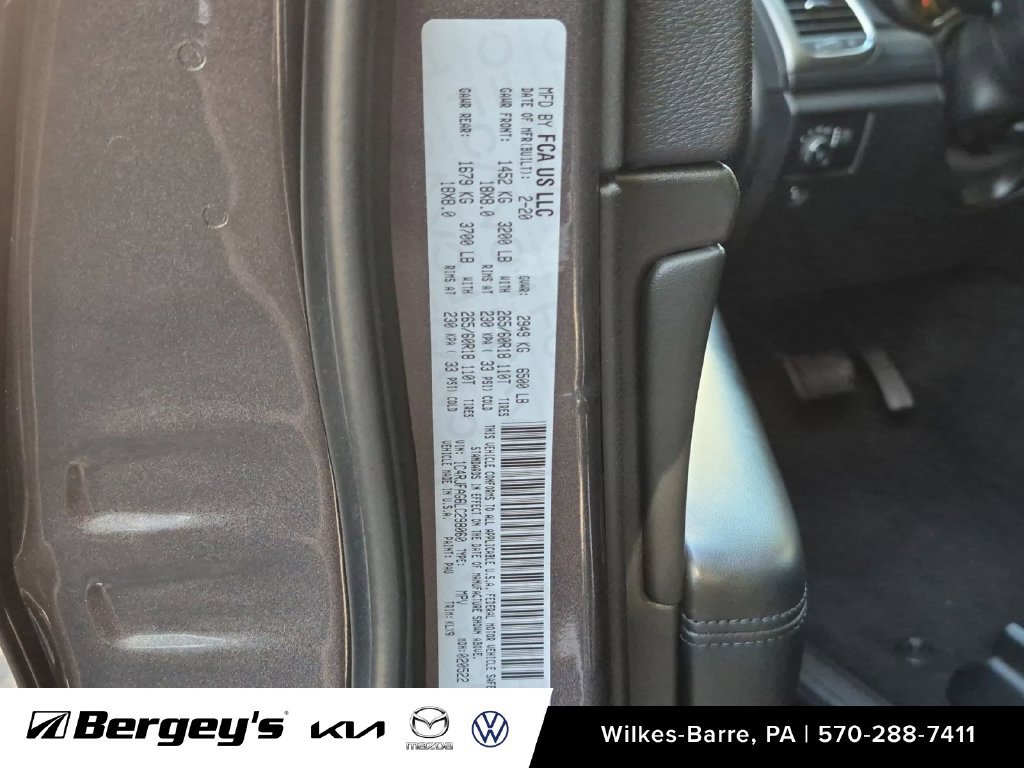 Used 2020 Jeep Grand Cherokee Laredo w/ Security & Convenience Group AWD/4WD image 37
