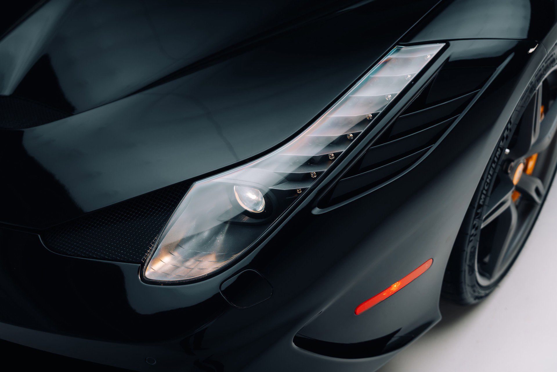 Used 2015 Ferrari 458 Speciale Coupe RWD image 11
