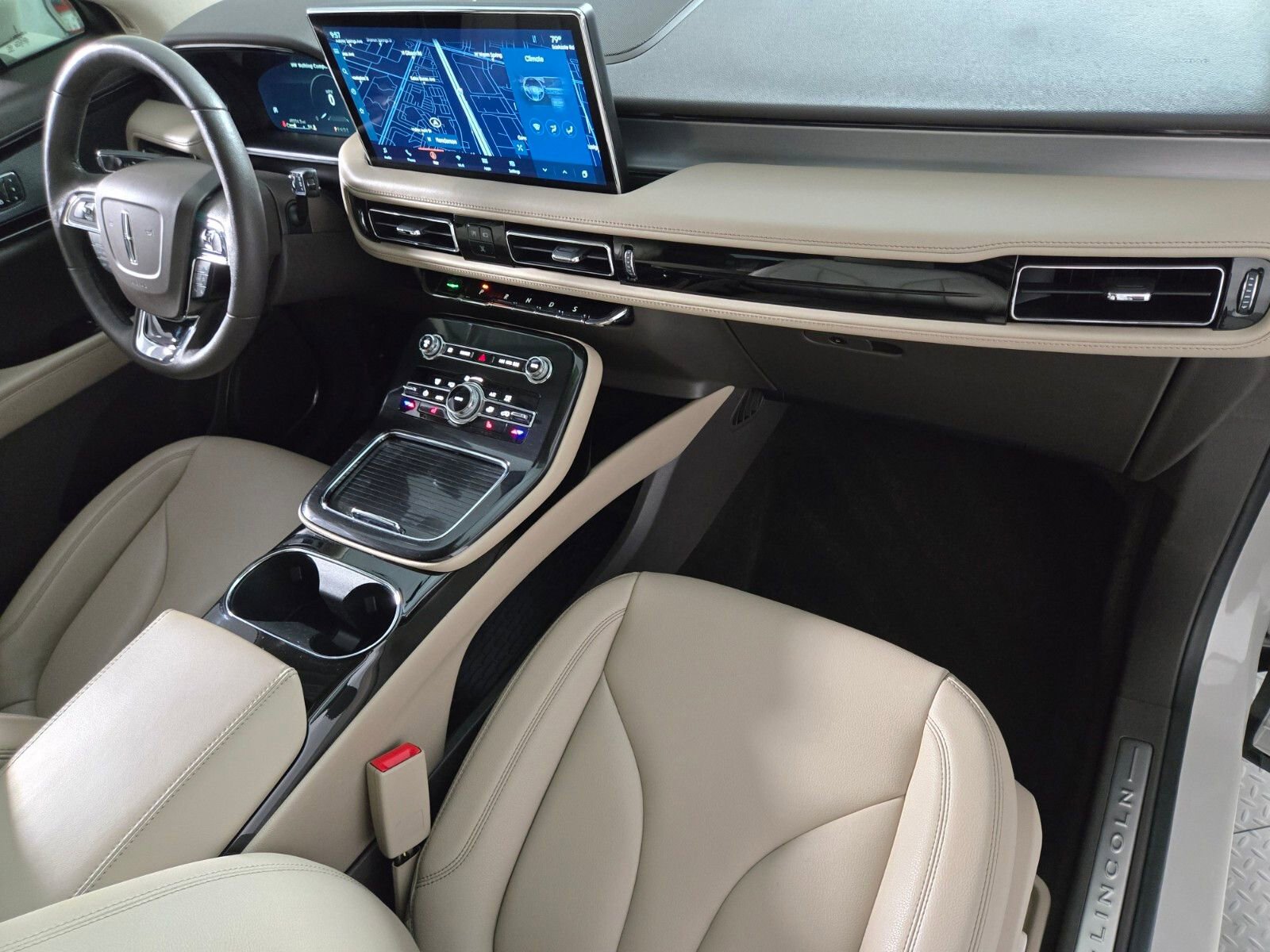 Certified 2022 Lincoln Nautilus AWD w/ Premium Package image 18