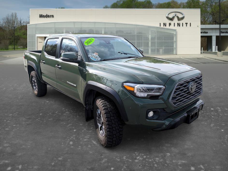 Used 2021 Toyota Tacoma TRD Off-Road image 2
