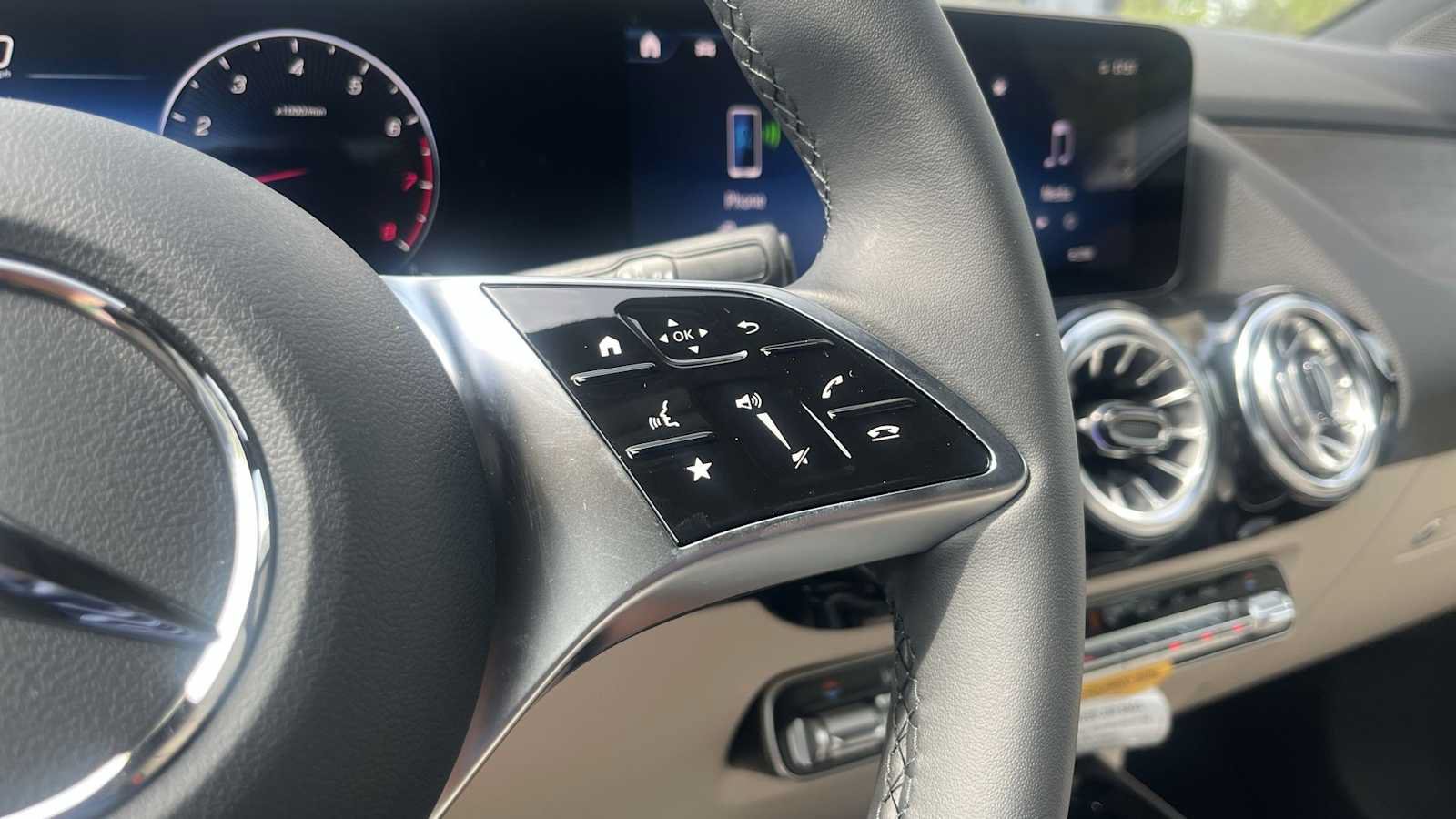 New 2026 Mercedes-Benz GLA 250 4MATIC image 38
