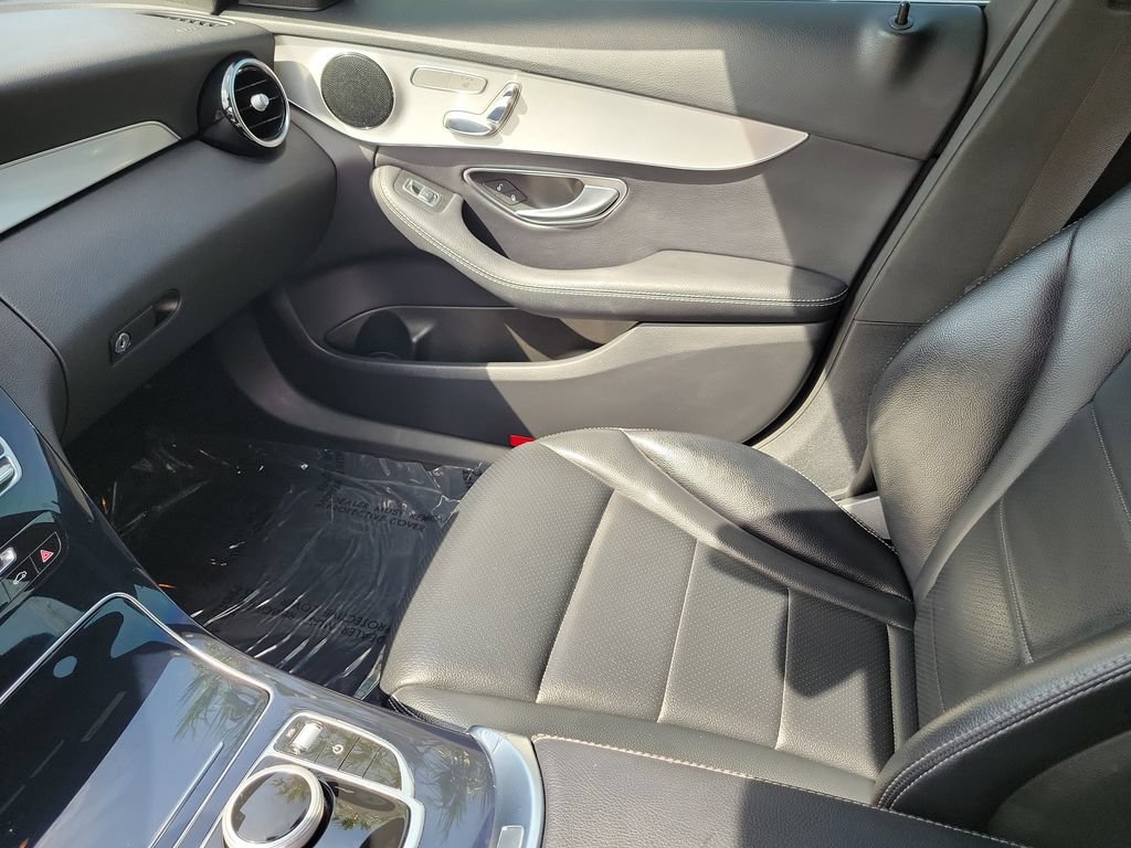 Used 2018 Mercedes-Benz C 300 Sedan image 32