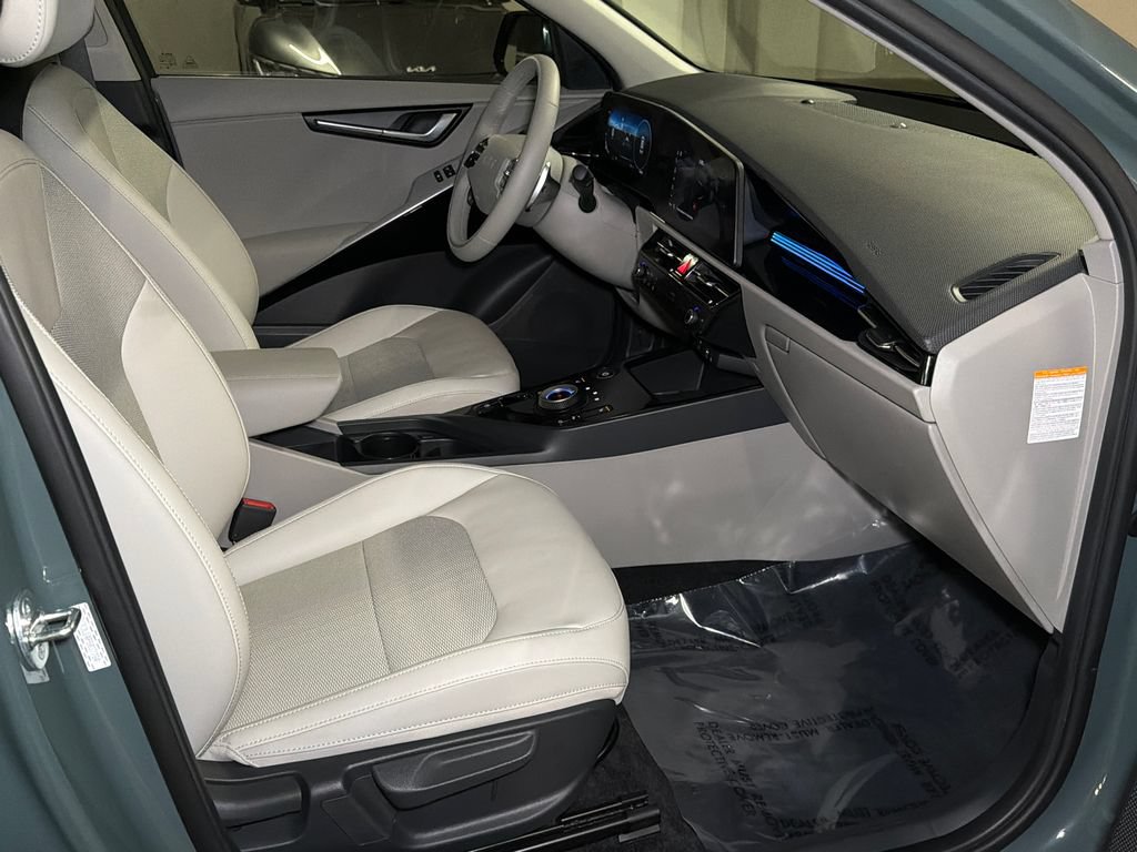 Certified 2023 Kia Niro Wind FWD image 13