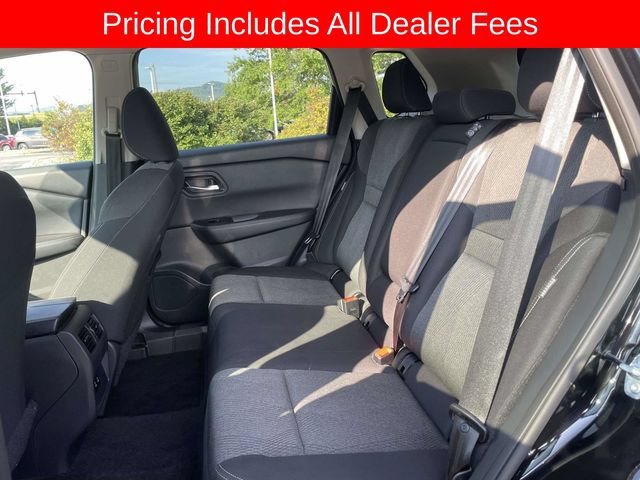Used 2024 Nissan Rogue SV AWD/4WD image 16