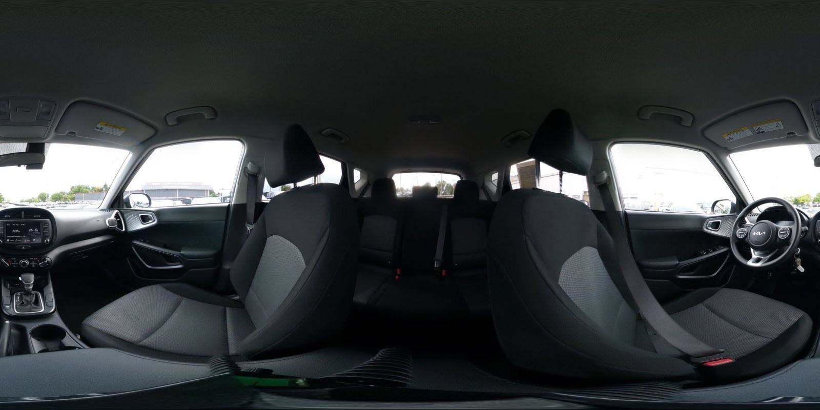 Used 2025 Kia Soul LX w/ LX Technology Package FWD image 36