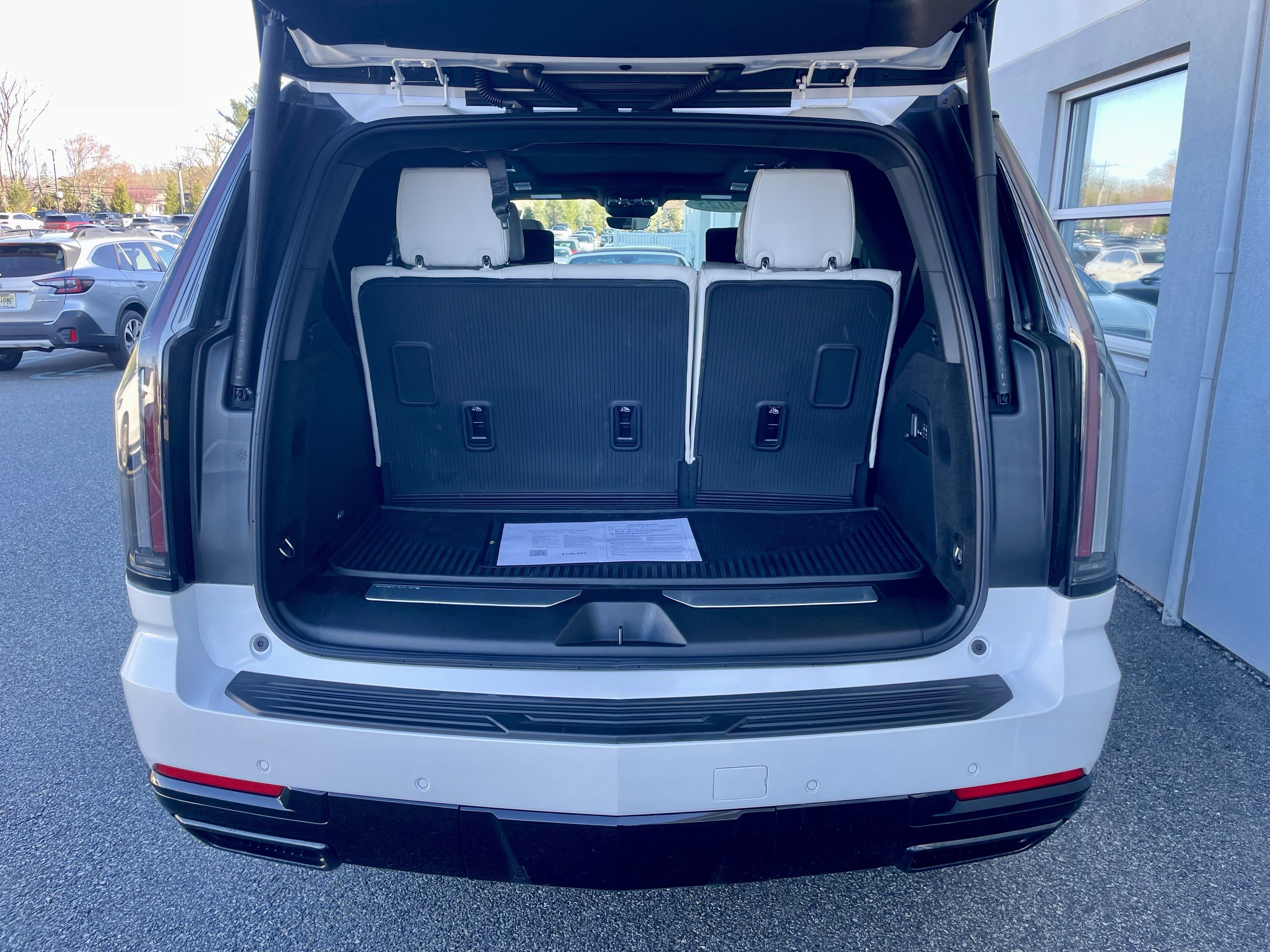 Used 2025 Cadillac Escalade Sport Platinum w/ LPO, ONYX Package image 41