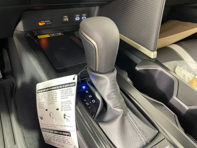 New 2026 Toyota Camry SE w/ Convenience Package FWD image 4