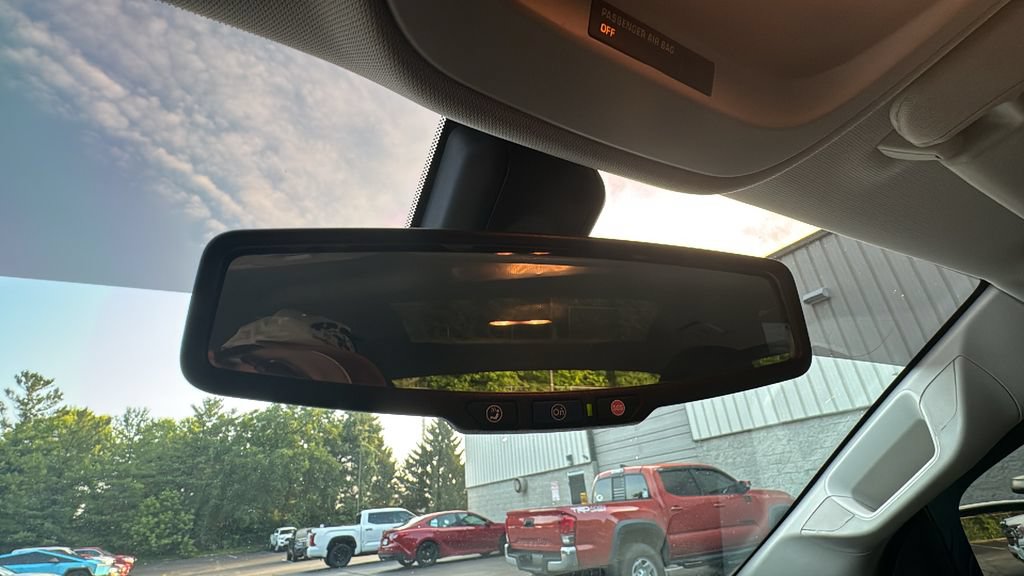 Used 2020 Chevrolet Colorado LT AWD/4WD image 25