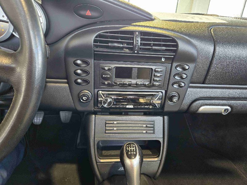 Used 2004 Porsche Boxster S image 13