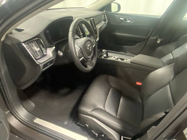 Certified 2025 Volvo S60 B5 Core image 10