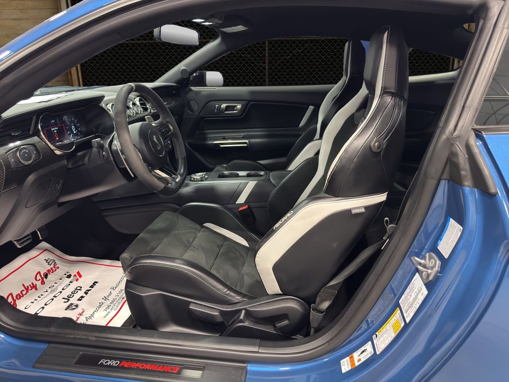 Used 2020 Ford Mustang Shelby GT500 w/ Carbon Fiber Track Pack image 3