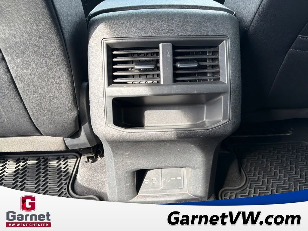 Certified 2023 Volkswagen Atlas Cross Sport SE w/ Panoramic Sunroof Package image 38