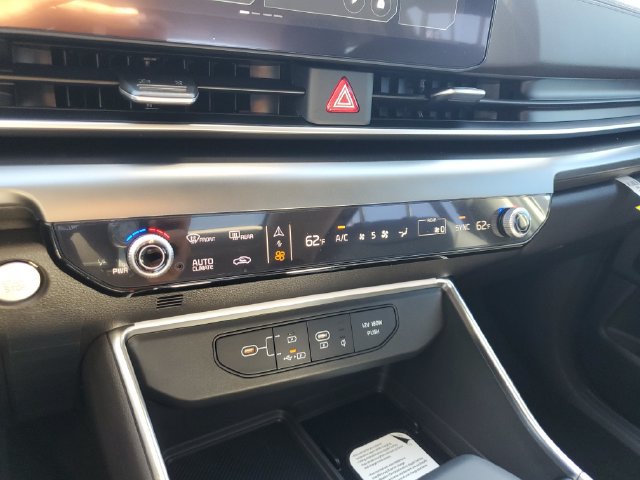 New 2027 Kia Carnival SX FWD image 32