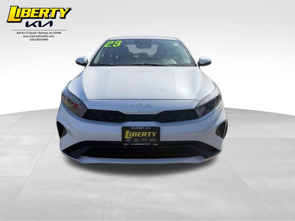 Used 2023 Kia Forte LXS w/ LXS Technology Package FWD image 2
