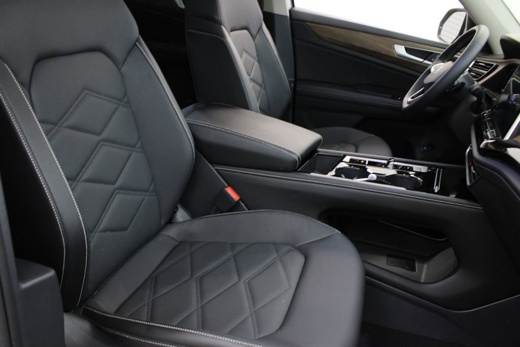Certified 2024 Volkswagen Atlas SE FWD image 24