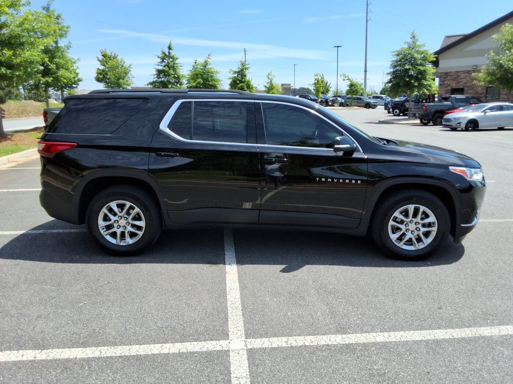 Certified 2021 Chevrolet Traverse LT FWD image 4