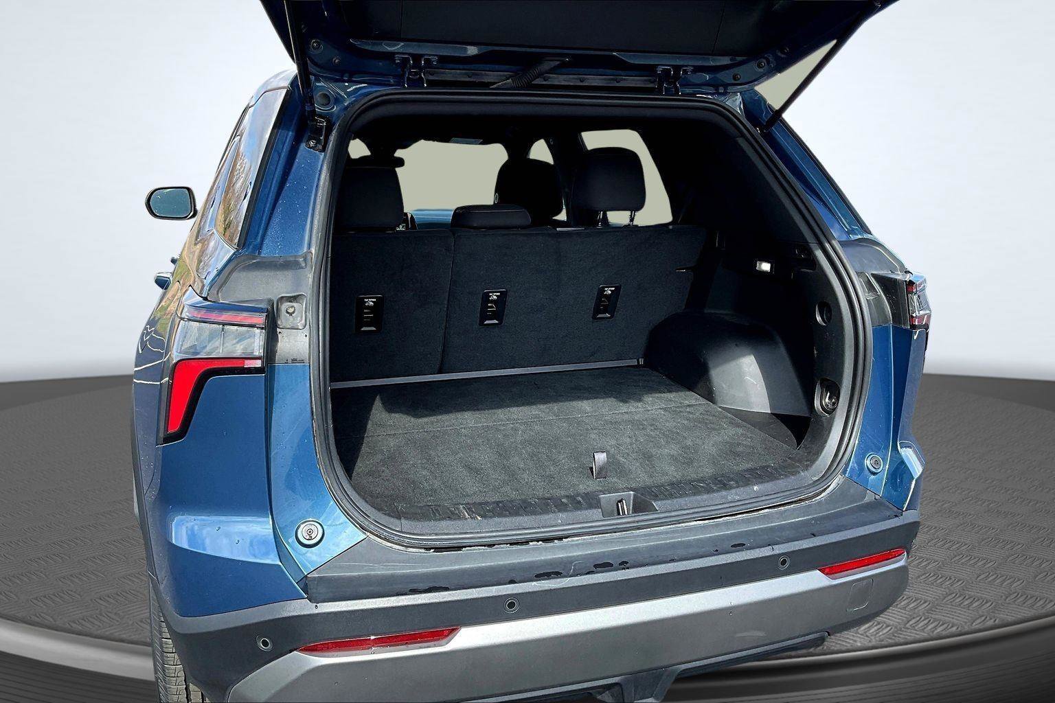 Used 2025 Chevrolet Equinox LT AWD/4WD image 5