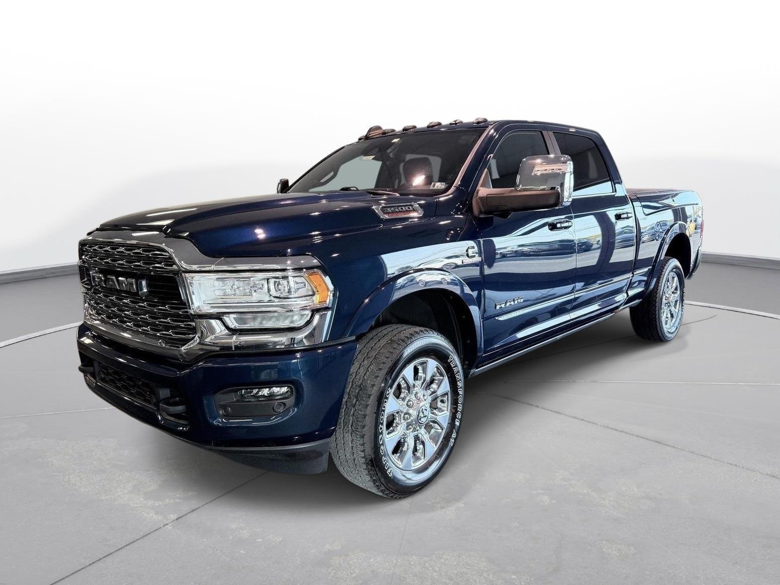 Used 2024 RAM 3500 Limited AWD/4WD image 2