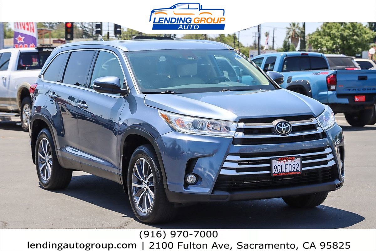 Used 2019 Toyota Highlander XLE w/ Carpet Mat Package (TMS) image 5