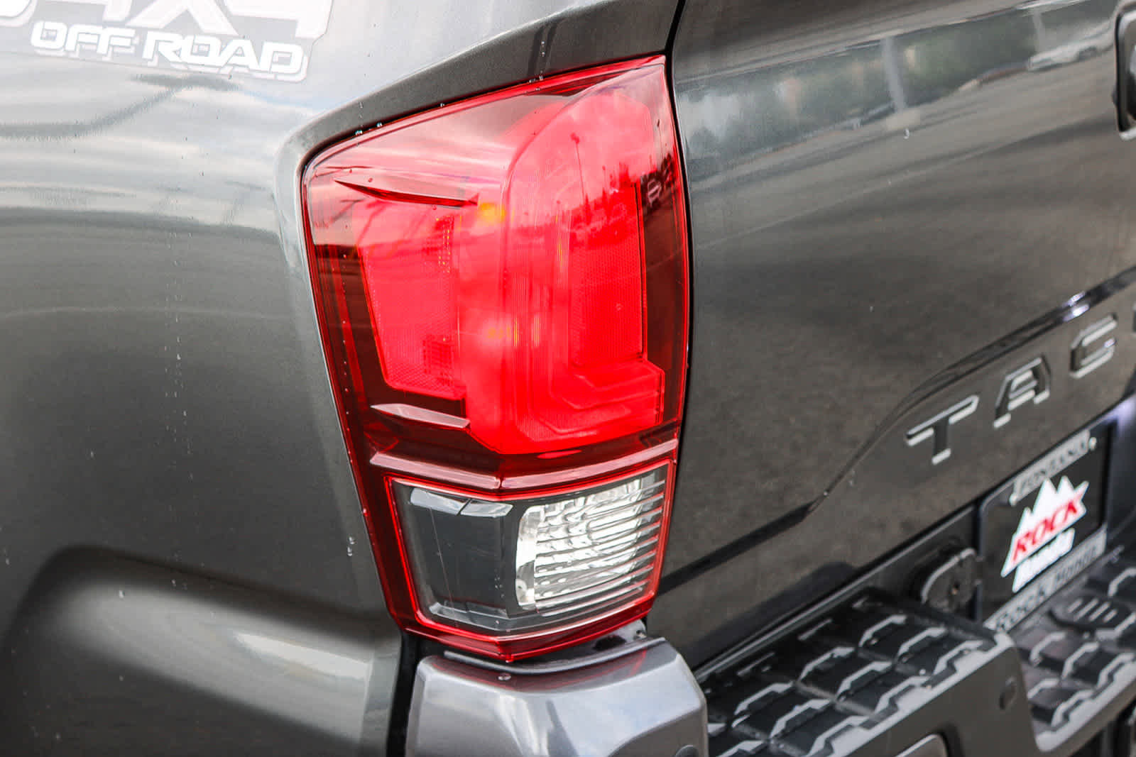 Used 2019 Toyota Tacoma TRD Off-Road AWD/4WD image 7