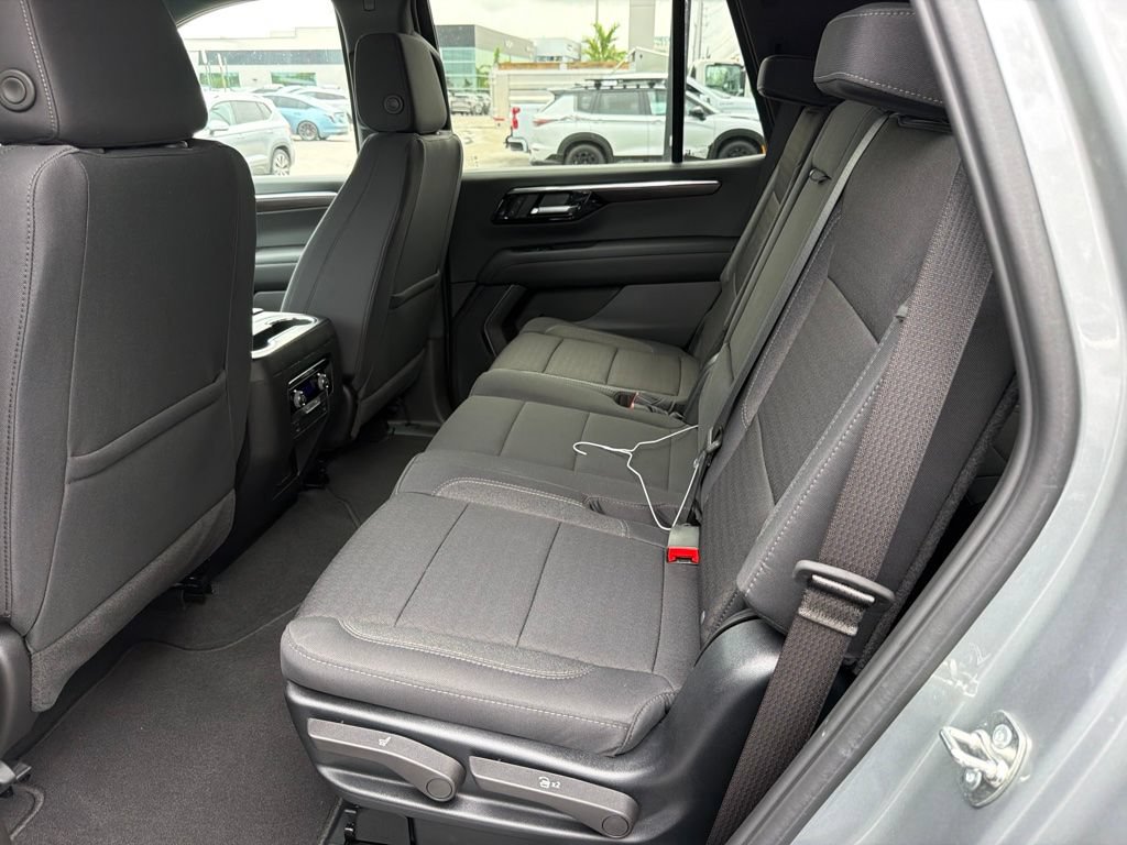 Used 2025 Chevrolet Tahoe LS RWD image 10