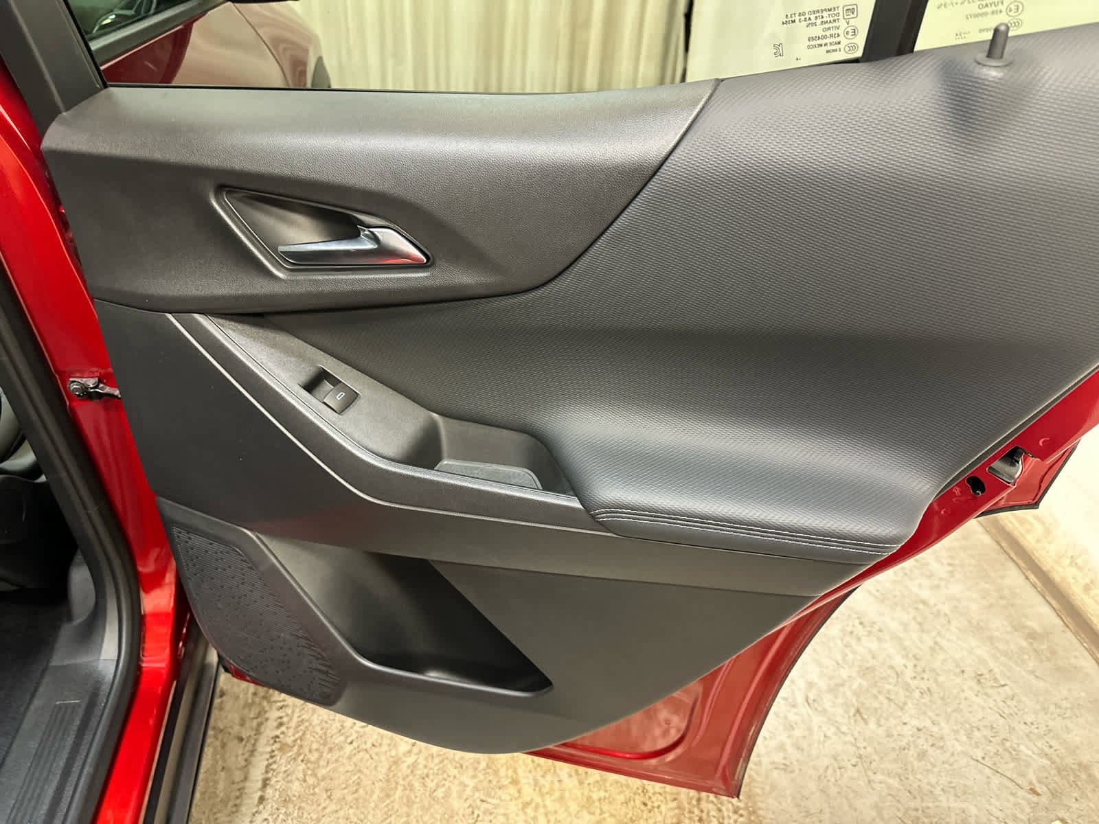 Certified 2025 Chevrolet Equinox LT w/ Convenience Package II image 30