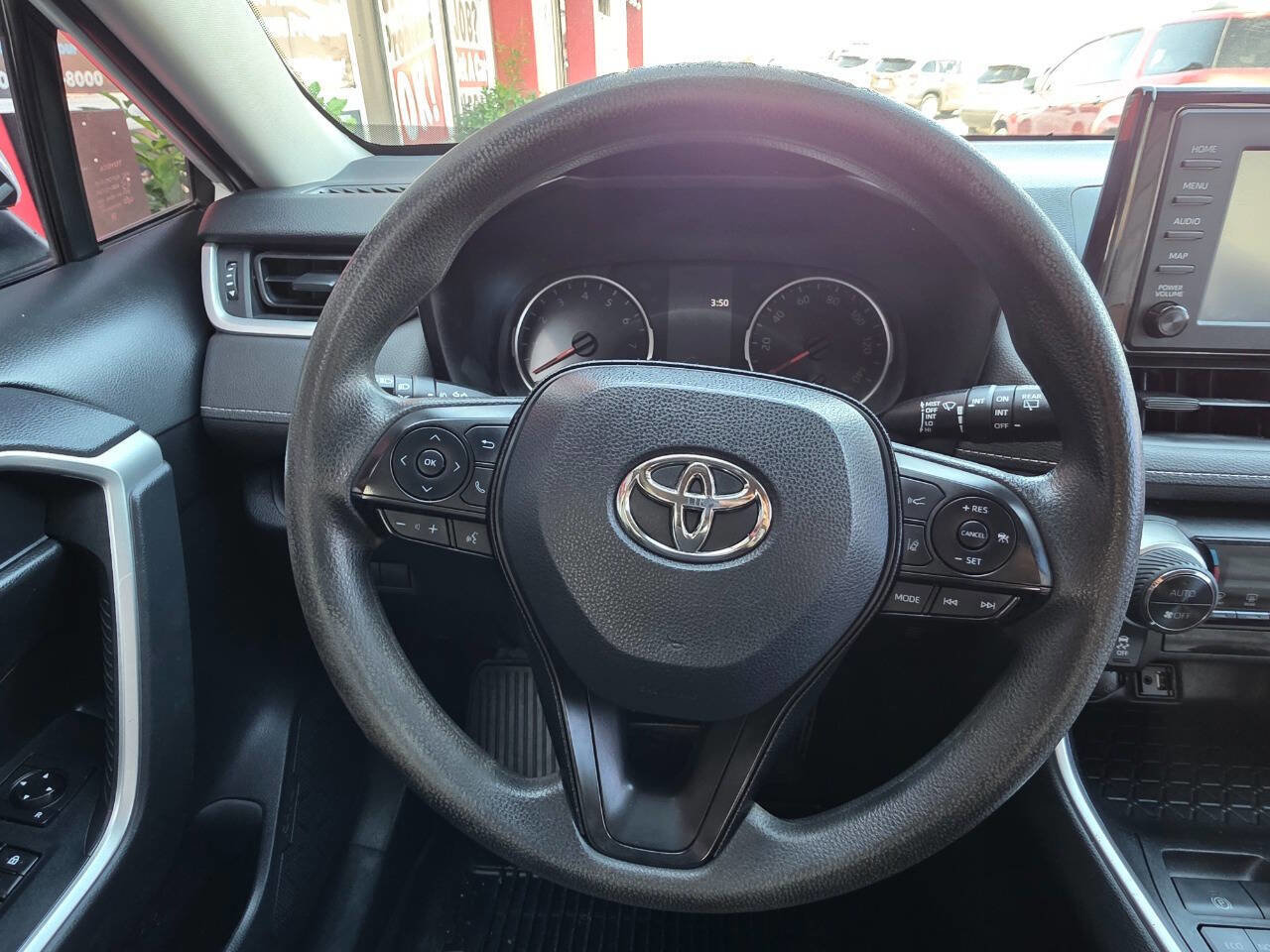Used 2019 Toyota RAV4 XLE image 4