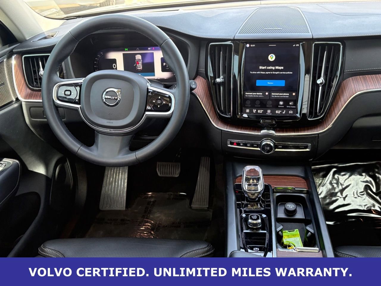 Certified 2023 Volvo XC60 B5 Ultimate w/ Climate Package image 14