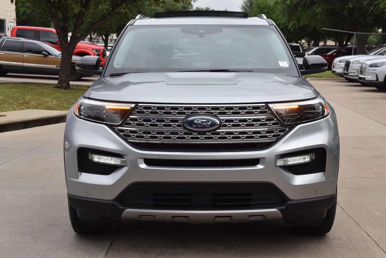 Used 2024 Ford Explorer Limited w/ Limited Technology Package AWD/4WD image 3