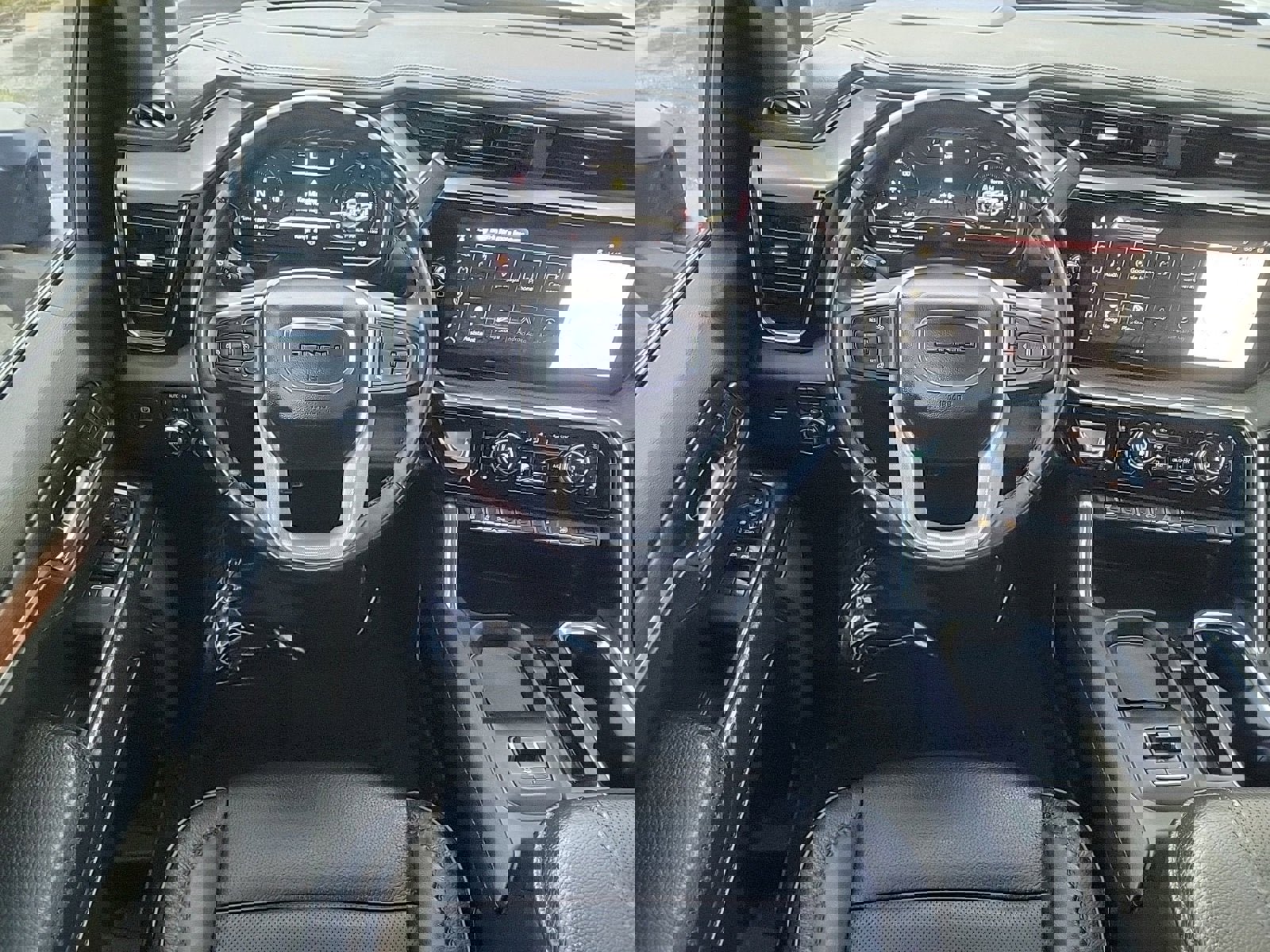 Used 2025 GMC Sierra 3500 Denali w/ Denali Reserve Package image 18