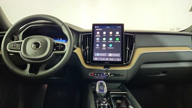 New 2026 Volvo XC60 B5 Core w/ Protection Package Premier AWD/4WD image 25