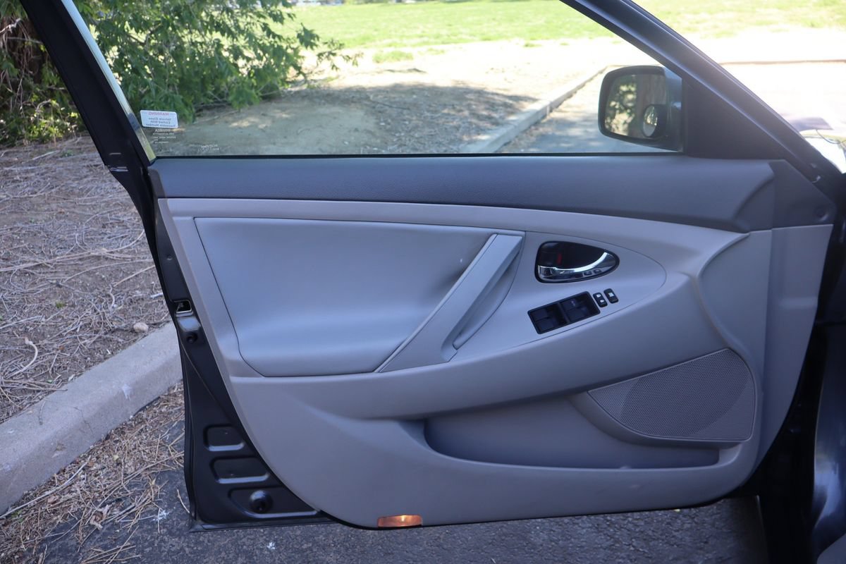 Used 2009 Toyota Camry Hybrid FWD image 23