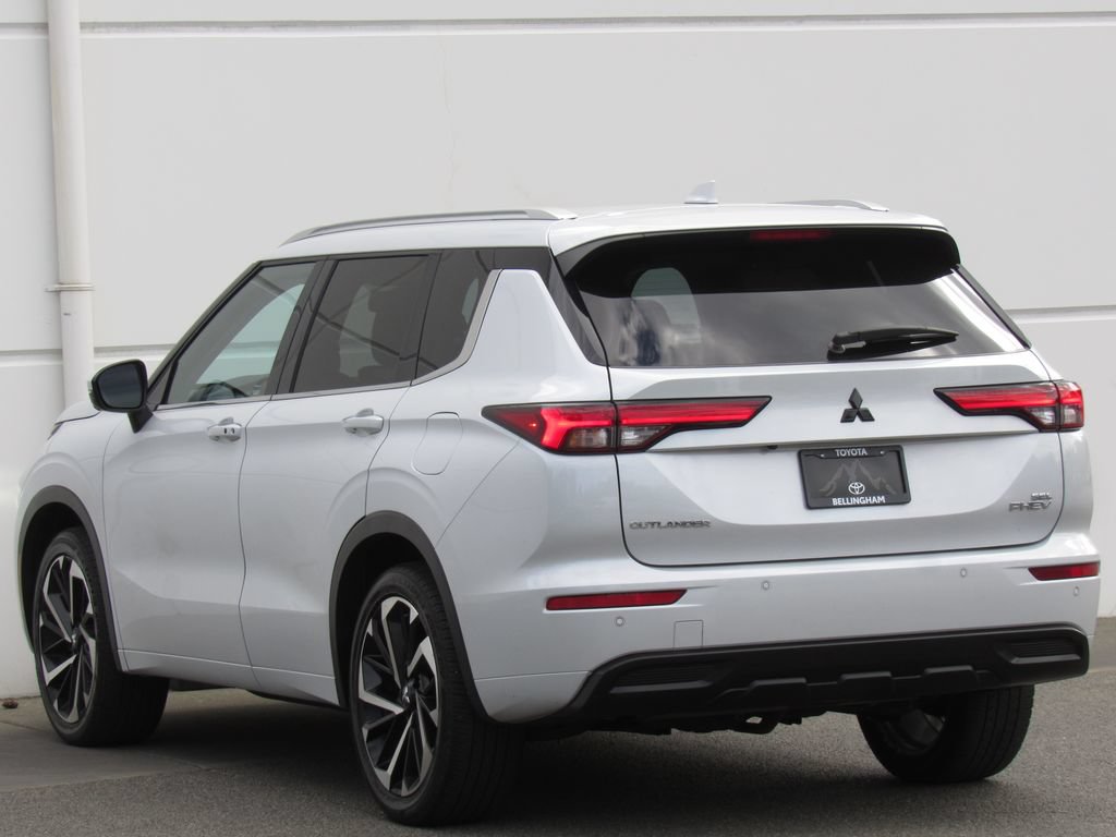 Used 2024 Mitsubishi Outlander 4WD Plug-In Hybrid image 5
