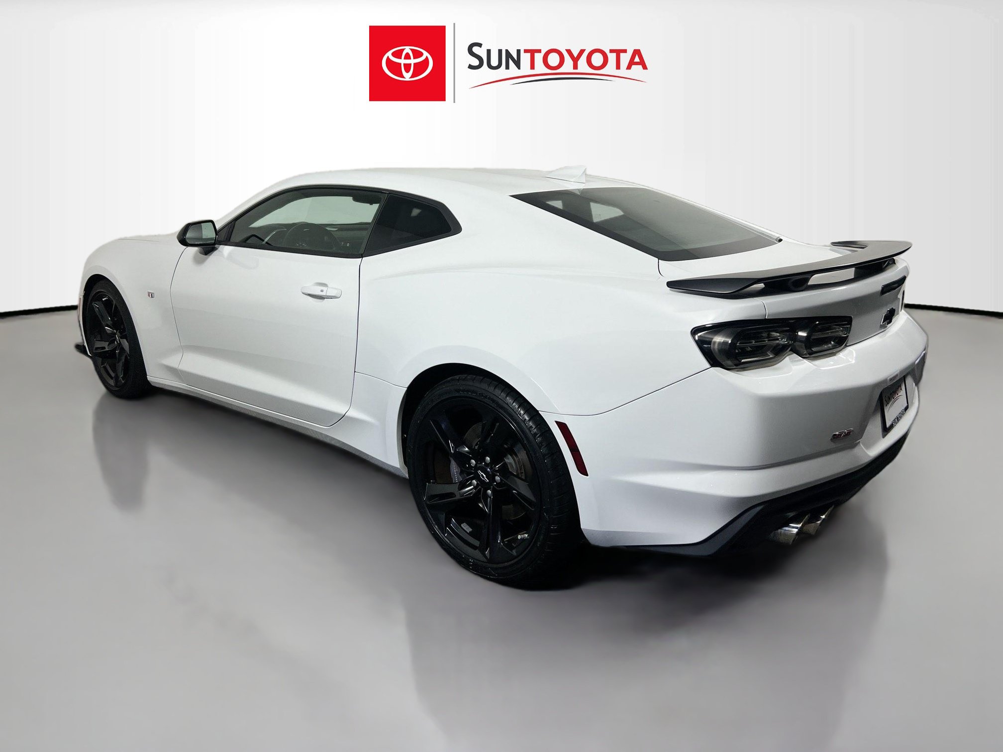 Used 2022 Chevrolet Camaro SS RWD image 6
