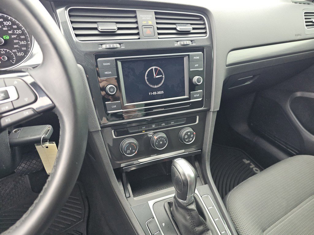 Used 2019 Volkswagen Golf S image 30