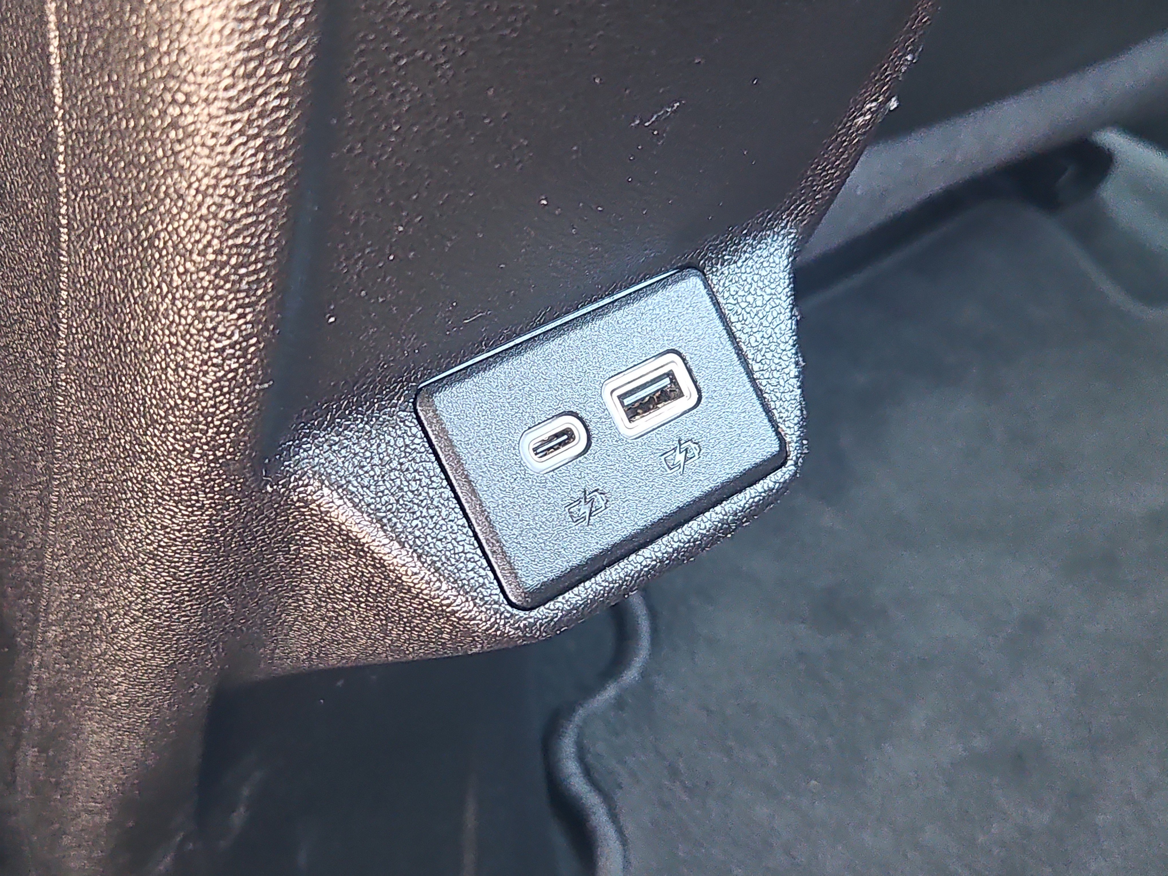 Used 2023 Chevrolet Bolt LT w/ Infotainment Package FWD image 14