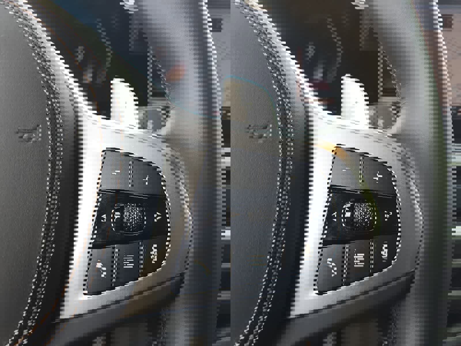 Used 2024 BMW X7 xDrive40i w/ M Sport Package image 24