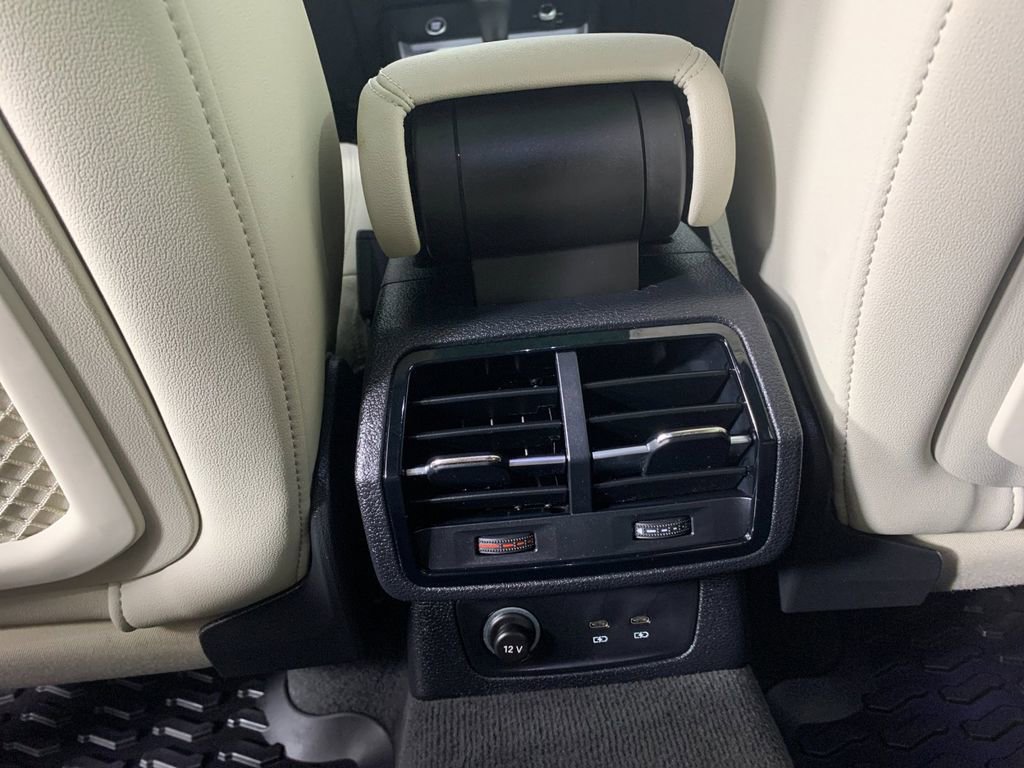 Used 2022 Audi Q3 2.0T Premium Plus w/ Premium Plus Package AWD/4WD image 33
