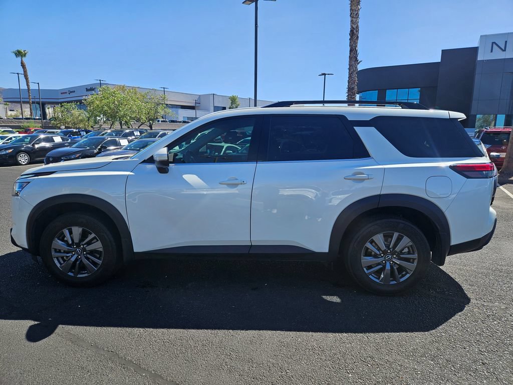 Used 2022 Nissan Pathfinder SV w/ Cargo Package FWD image 8