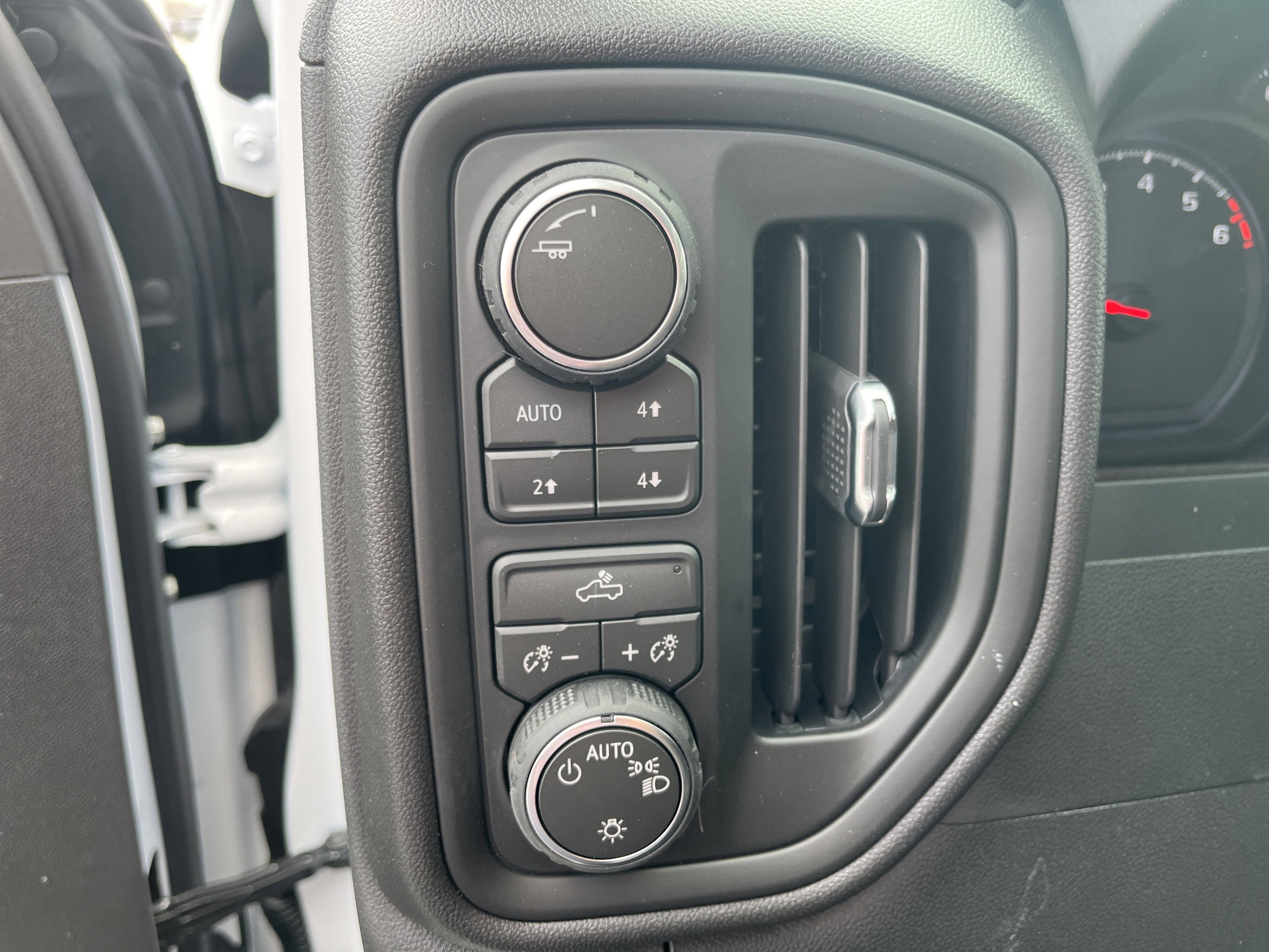 New 2026 Chevrolet Silverado 1500 Custom Trail Boss w/ Dark Appearance Package image 16