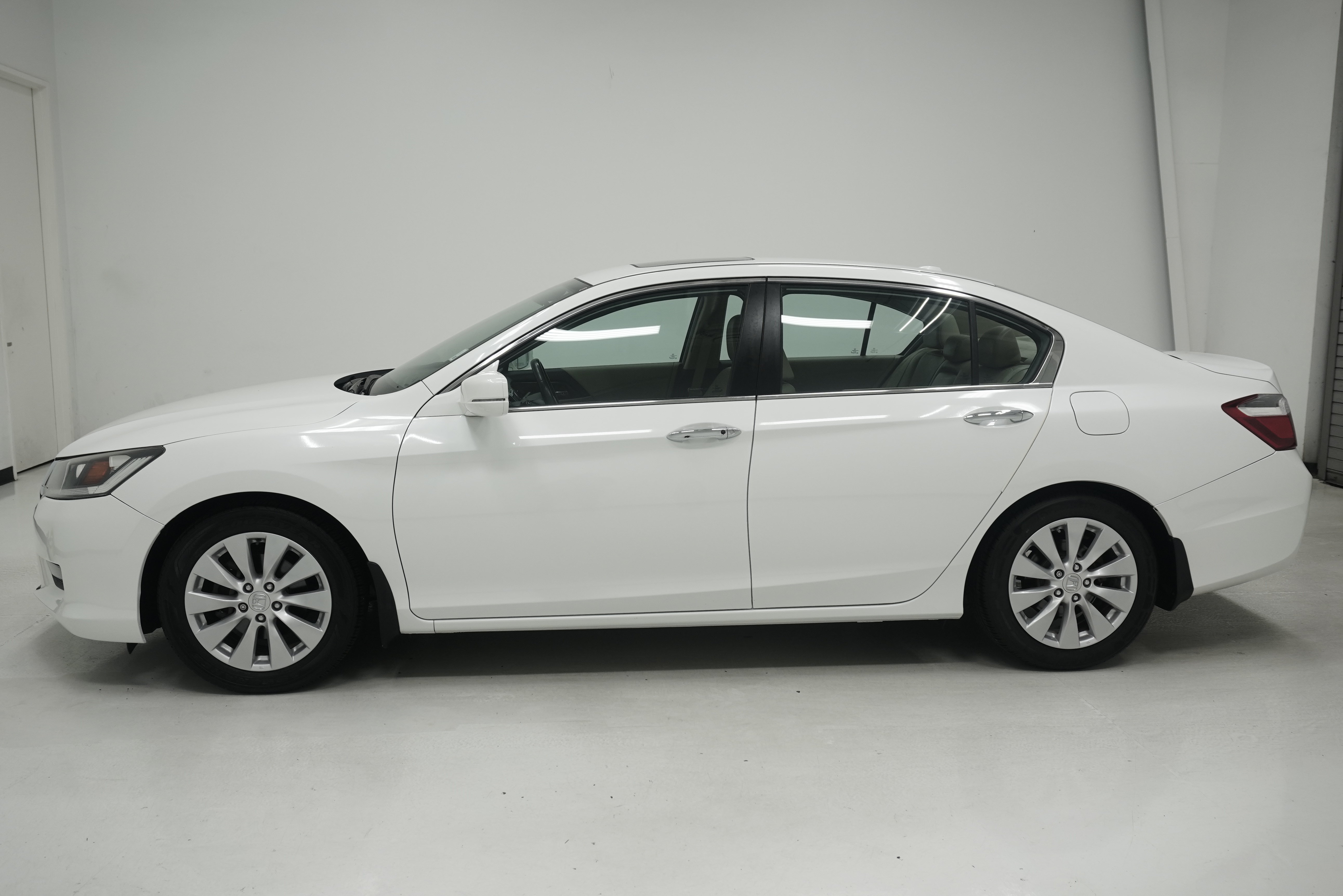 Used 2014 Honda Accord EX-L image 7