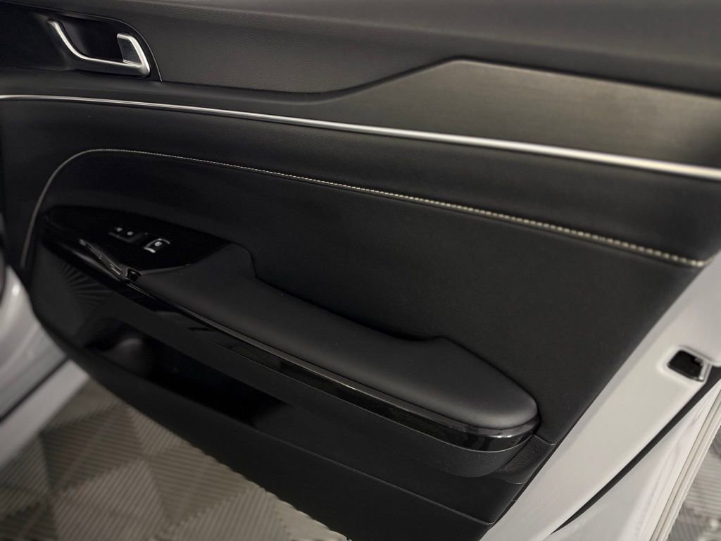 Used 2025 Kia K5 GT-Line image 33