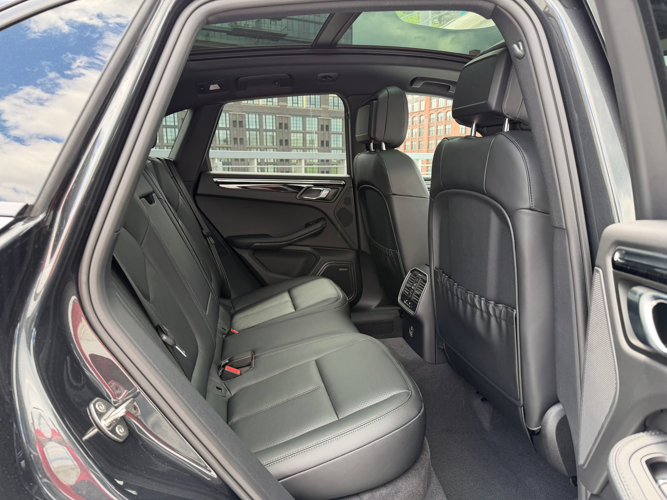 Used 2026 Porsche Macan AWD/4WD image 20
