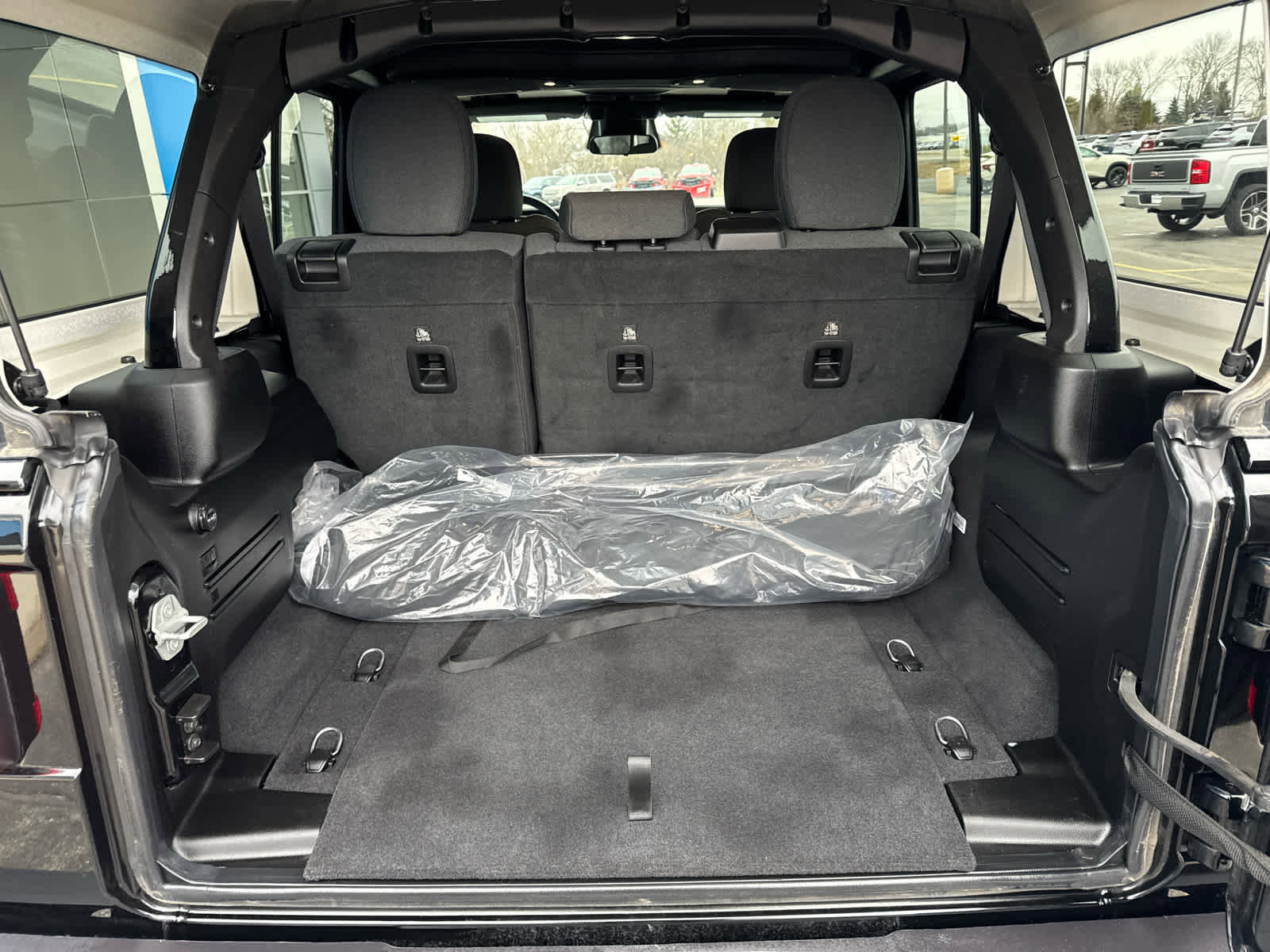 Used 2025 Jeep Wrangler Sahara w/ Safety Group image 14